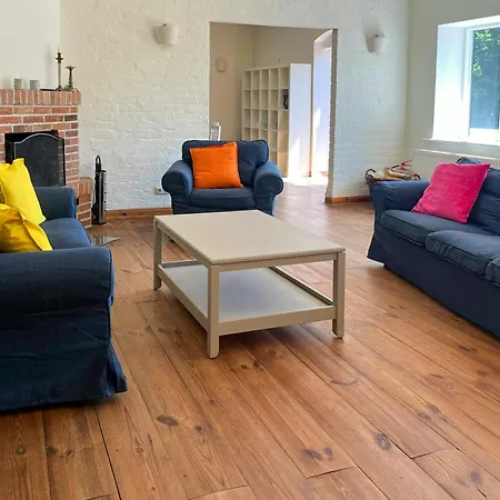 Historic Farm With Space For Large Groups Сasa de vacaciones Wangels