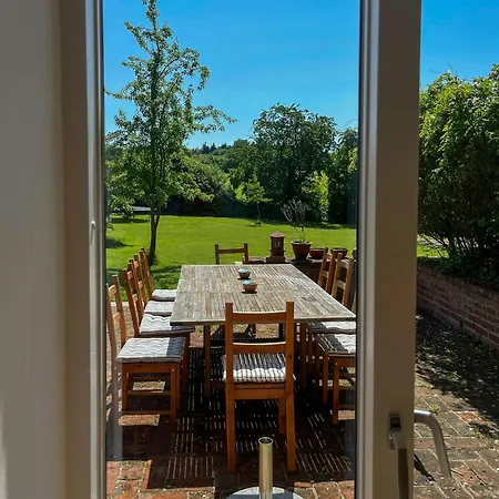 Historic Farm With Space For Large Groups Сasa de vacaciones Wangels