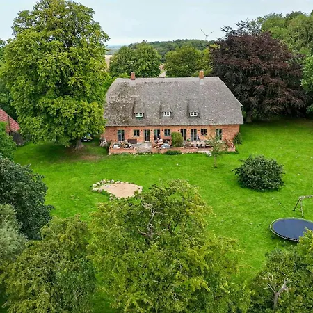 Сasa de vacaciones Historic Farm With Space For Large Groups Wangels