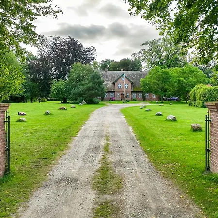 Сasa de vacaciones Historic Farm With Space For Large Groups Wangels