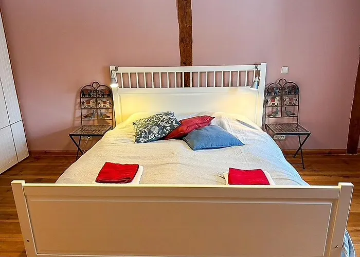 Дом отдыха Historic Farm With Space For Large Groups *